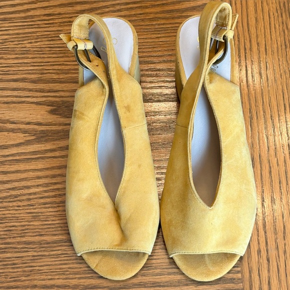 Seychelles Shoes - Seychelles Mustard Suede Women's Chunky Heel Peep-Toe Strap Sandals Size 8.5